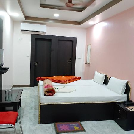 Hotel Sunaina International Gaya Exterior photo