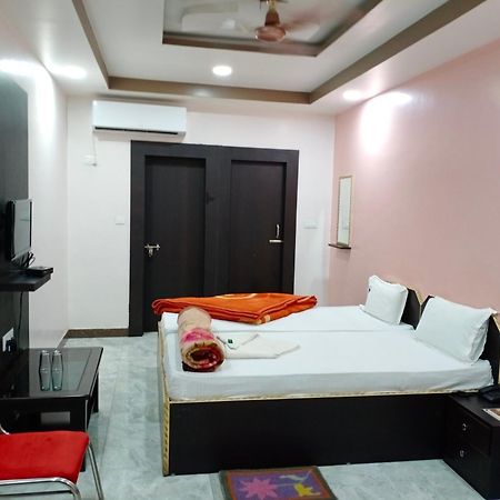 Hotel Sunaina International Gaya Room photo