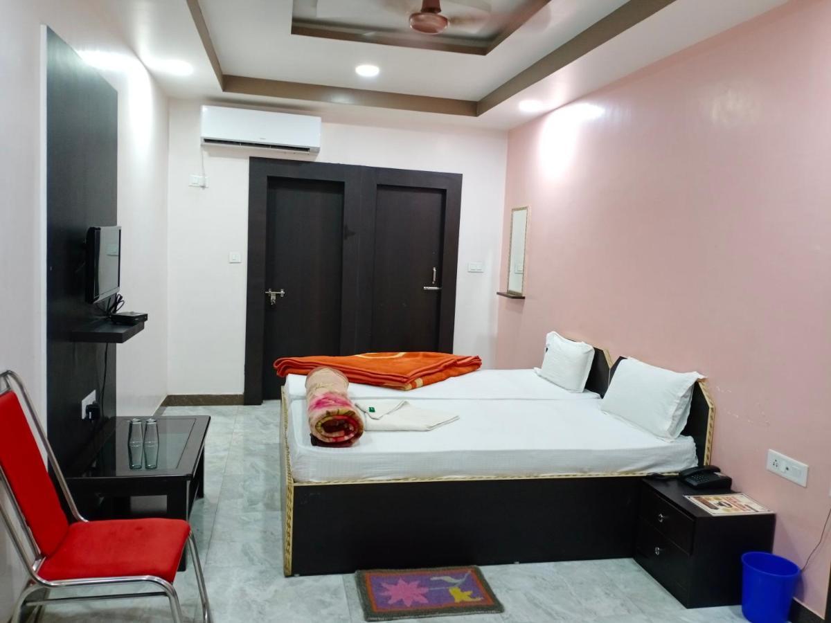 Hotel Sunaina International Gaya Exterior photo
