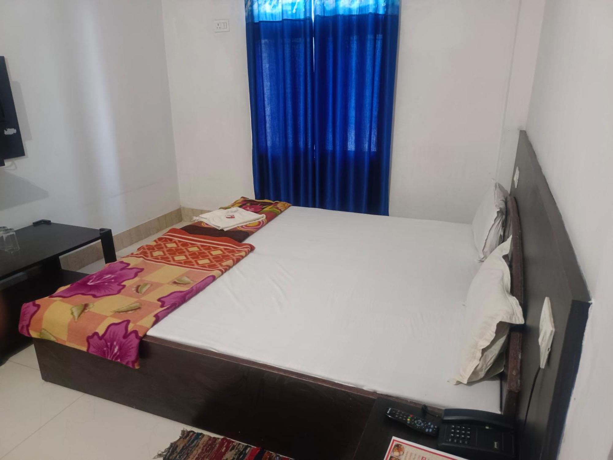 Hotel Sunaina International Gaya Room photo